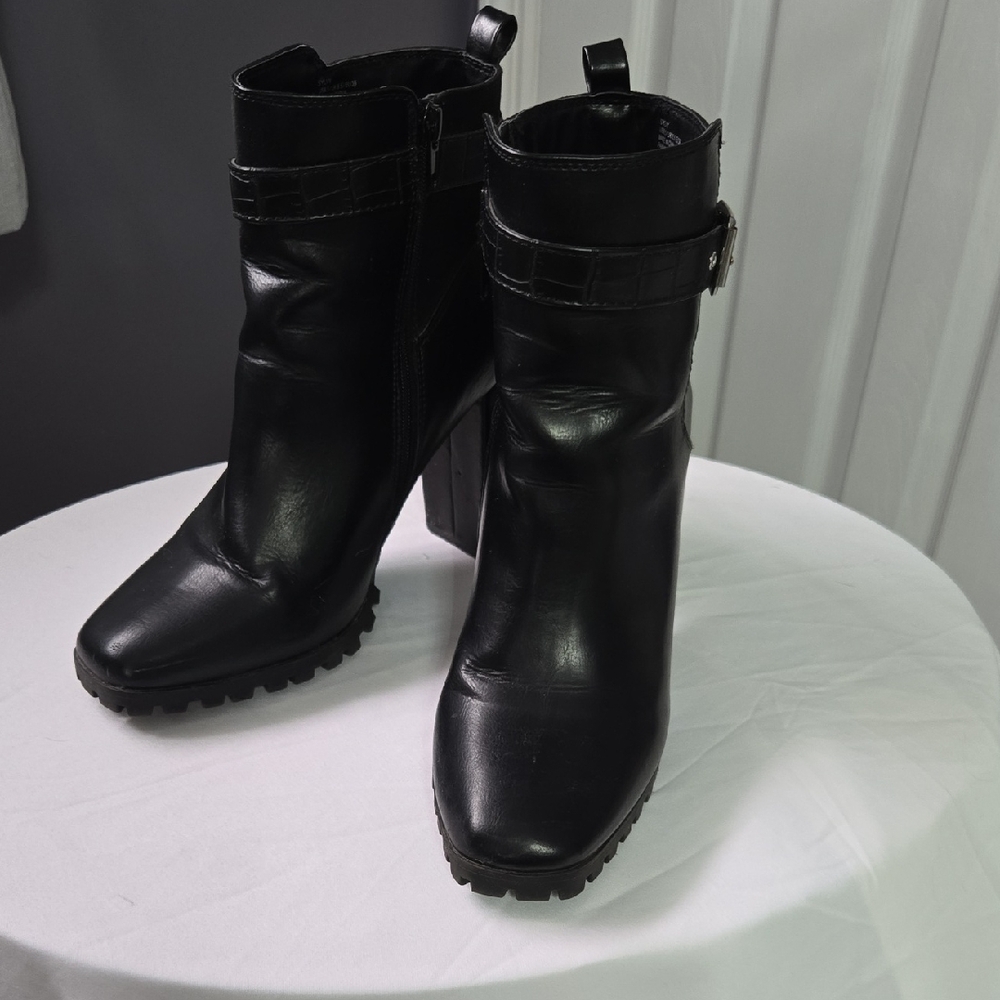 Shoe Dazzle Black Heeled Boots